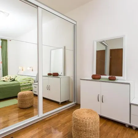 Penetra - Two Bedroom With Balcony And Sea View *